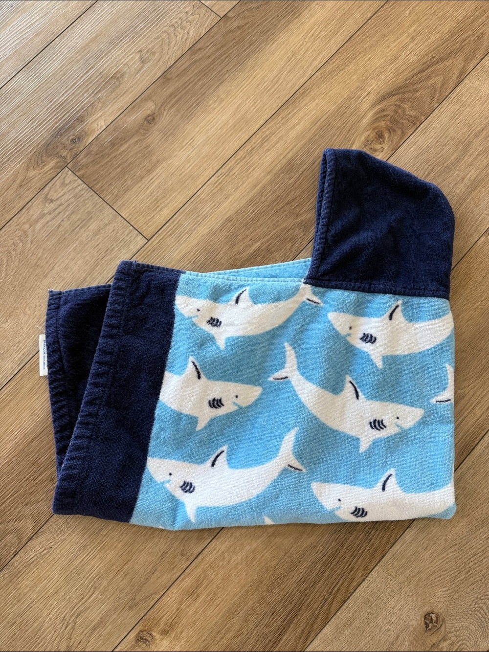 🆕 Pottery Barn Shark Print Hooded Baby Towel - Blue & Navy